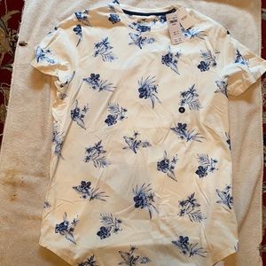 NWT Hollister tee shirt